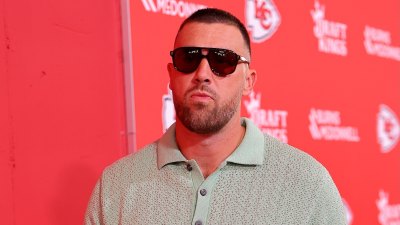 Travis Kelce Arrives at Stadium Wearing Wedding Ring Ahead of Chiefs Opener