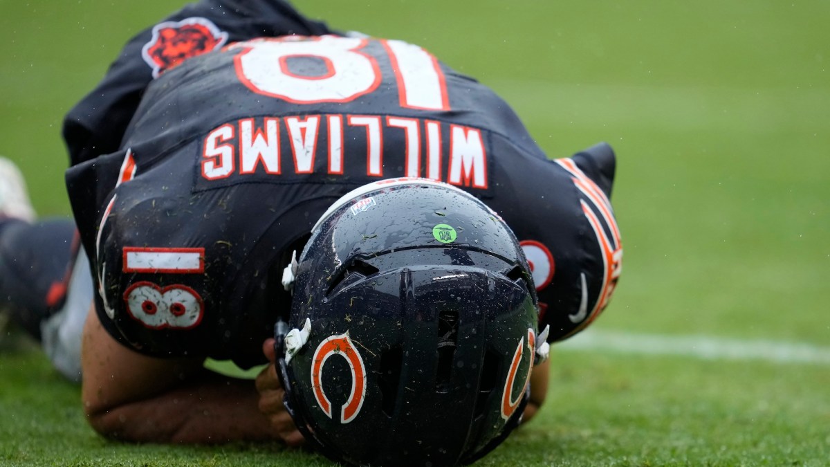 Chicago Bears QB Caleb Williams Heard Screaming in Pain After Dramatic Injury