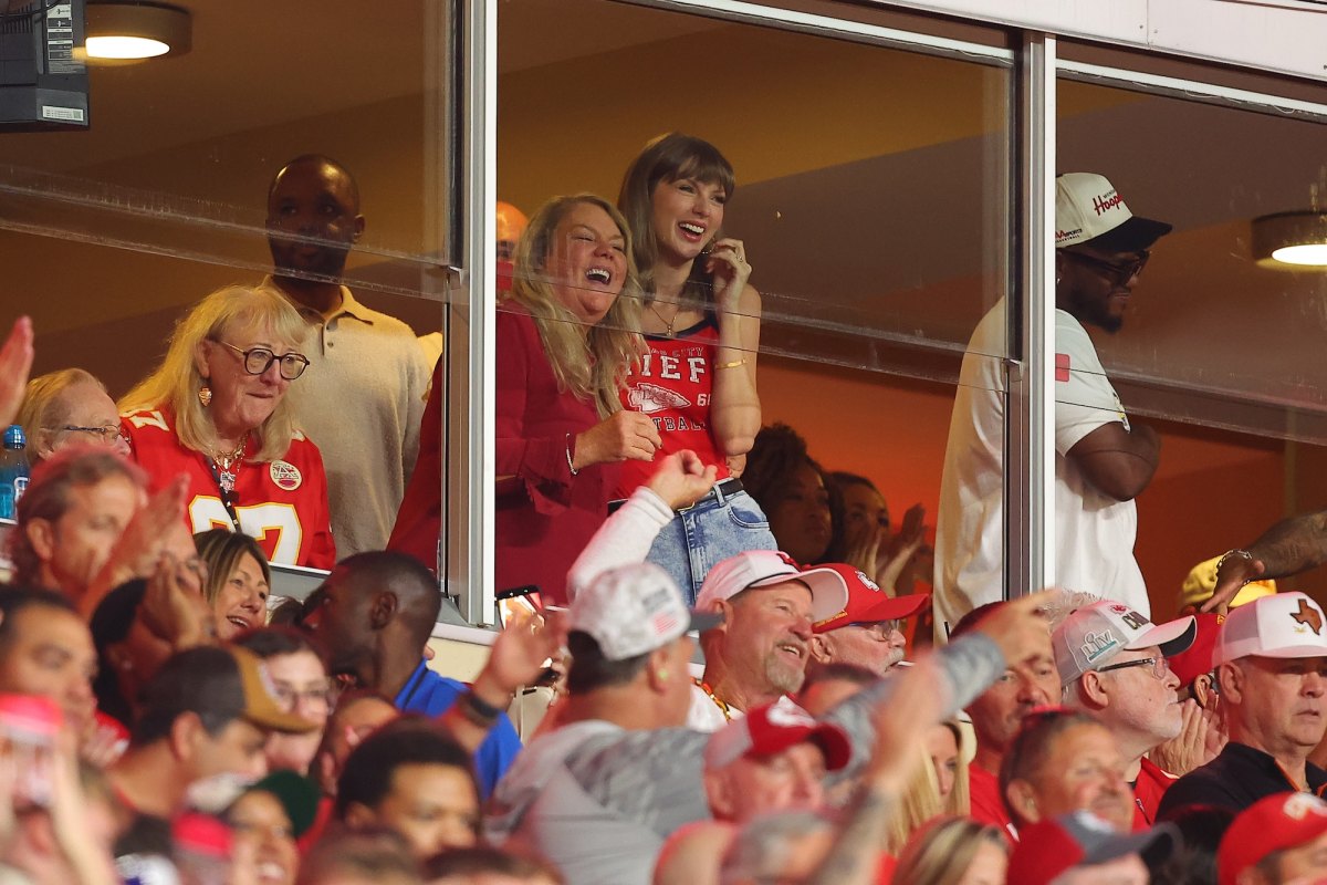 Taylor Swift Wears a $40 Wear by Erin Andrews Tank Top While Cheering on Travis Kelce at Chiefs Game
