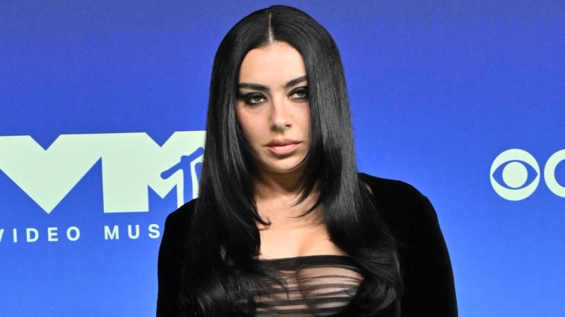 Charli XCX Suffers Wardrobe Malfunction on 2026 VMAs Red Carpet
