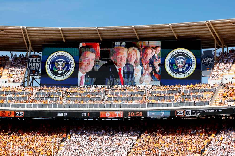 GettyImages-2297279904donaldtrumpcollegegame.jpg
