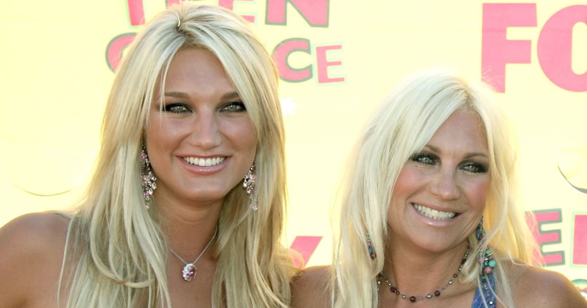 Brooke Hogan Wants Mom Linda to Find ‘Help’ After Refuting Story About Late Dad Hulk’s Alleged Affair (Exclusive) Brooke Hogan Wants Mom Linda to Find ‘Help’ After Refuting Story About Late Dad Hulk’s Alleged Affair (Exclusive)