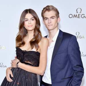 GettyImages-855619044-kaia-gerber-presley-gerber