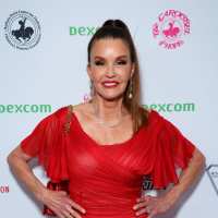 Janice Dickinson Bio Pic