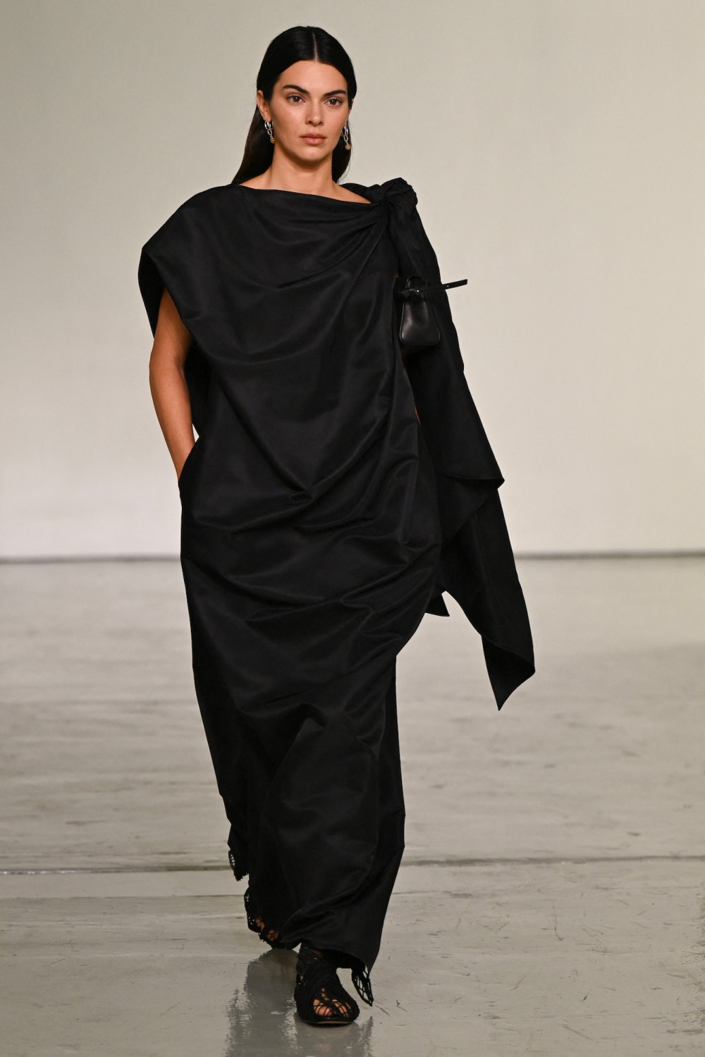 Kendall-Jenner-MFW-GettyImages-2296724392