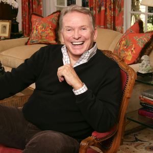 Promo Designer Bob Mackie Dead At 87