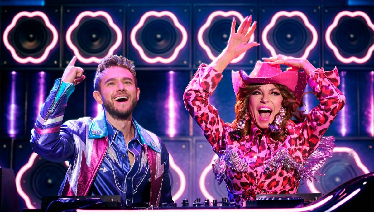 Shania Twain Reveals She's 'Dying to Do a Bob' After Decades of Iconic Hair Changes