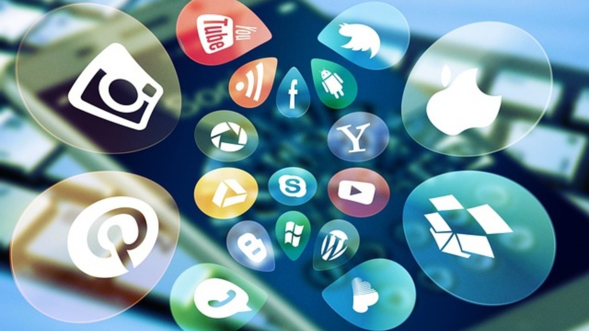 Social media users are becoming more aware of highly polished captions that lack specific personal details, raising questions about AI-assisted writing and online authenticity.