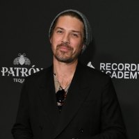 Taylor Hanson Bio Pic