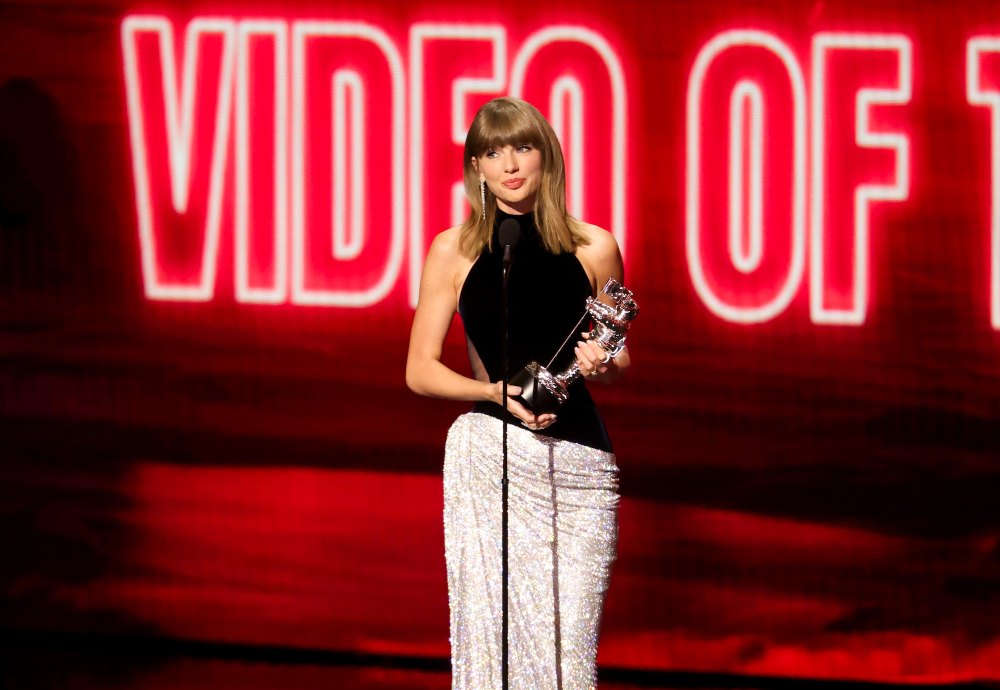 Taylor-Swift-2026-VMAs-Best-and-Worst-GettyImages-2297472020