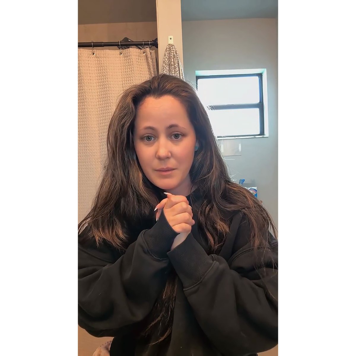 Teen Mom Jenelle Evans Tearfully Explains Recent Hospital Stay