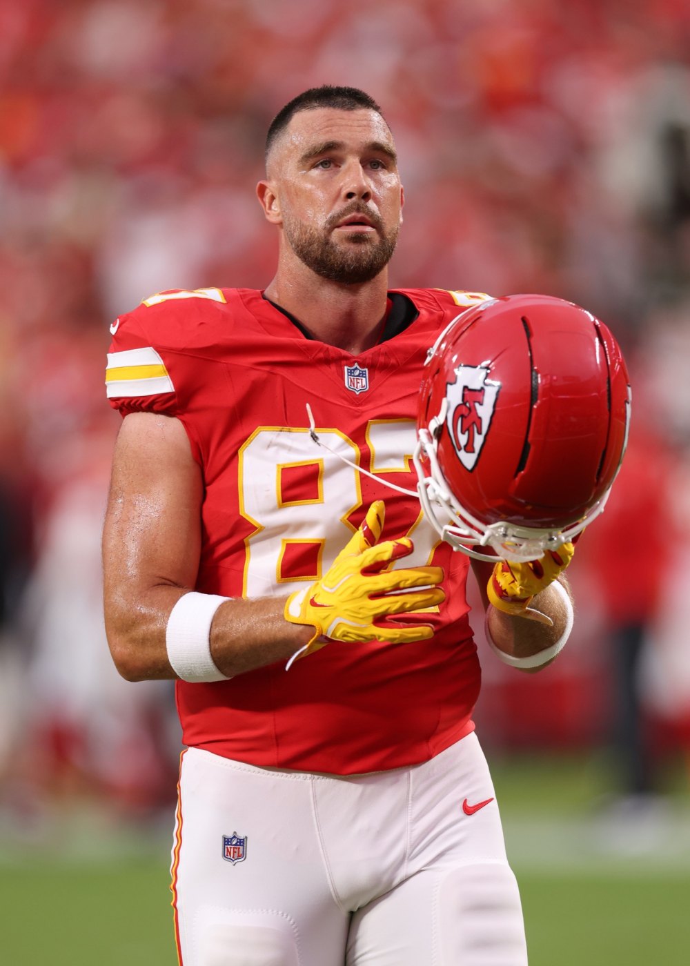 Travis Kelce Subtly Supports Taylor Swift VMAs