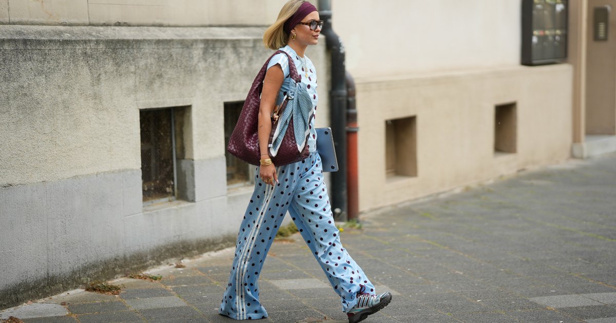 Fashion Girls Are Loving This Elevated Loungewear Pants Trend That’s *Way* More Chic Than Sweats Fashion Girls Are Loving This Elevated Loungewear Pants Trend That’s *Way* More Chic Than Sweats