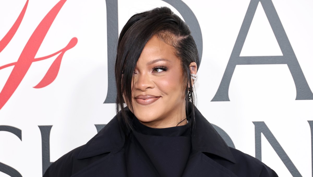 NEW YORK, NEW YORK - NOVEMBER 03: Rihanna attends the 2025 CFDA Awards at The American Museum of Natural History on November 03, 2025 in New York City. (Photo by Jamie McCarthy/WireImage)