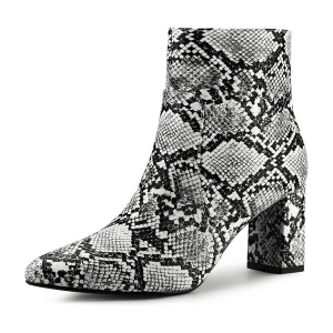 Confirmed! Snakeskin Boots Have Anna Wintour&rsquo;s Approval for Fall 2026