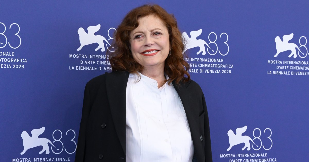 Susan Sarandon Proved This Fancy-Casual, Wear-Everywhere Pants Style Looks Great on Women Over 60 Susan Sarandon Proved This Fancy-Casual, Wear-Everywhere Pants Style Looks Great on Women Over 60