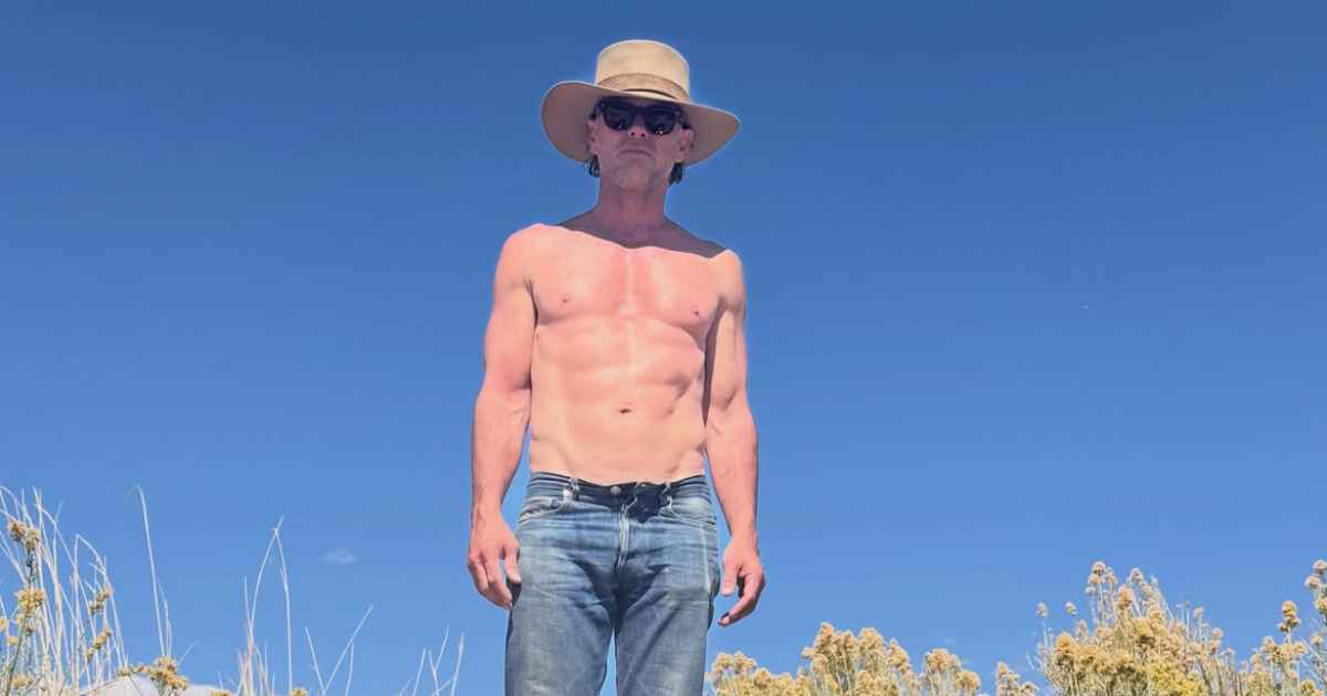 Walton Goggins, 54, Shows Off His Chiseled Abs While Going Shirtless With Unbuttoned Pants