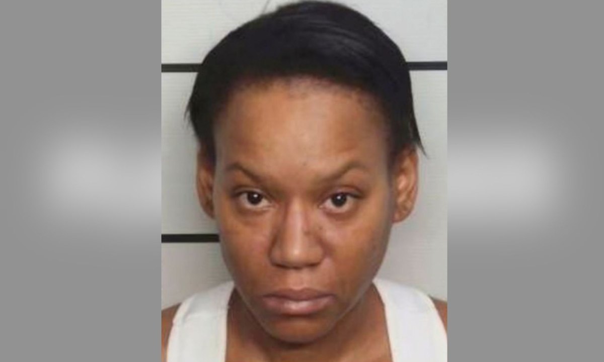 Woman Injured 3 Kids After Crashing Into a Tree, Admitting to Drinking With Family Before Driving