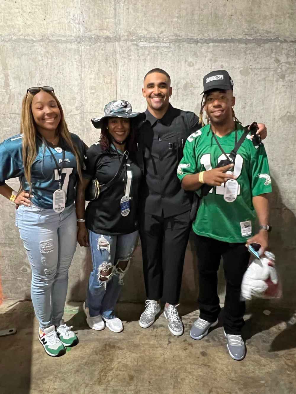 493808204_10227329014800685_7436829497408029025_n pamela hurts jalen hurts.jpg