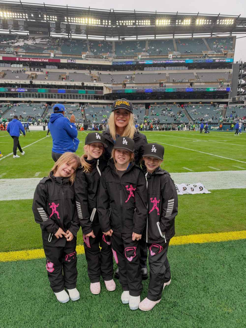 Des Kelly Kelly Stafford Gets Candid About Raising 4 Daughters in L.A.