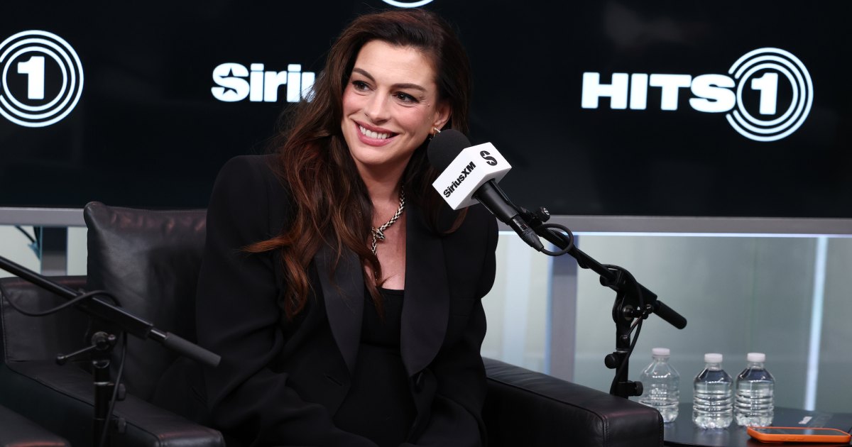 Pregnant Anne Hathaway ‘Disappears’ After Verity Premiere Pregnant Anne Hathaway ‘Disappears’ After Verity Premiere