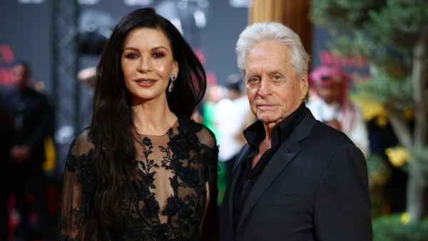 Catherine-ZetaJones-and-Michael-Douglas-GettyImages-2188984386