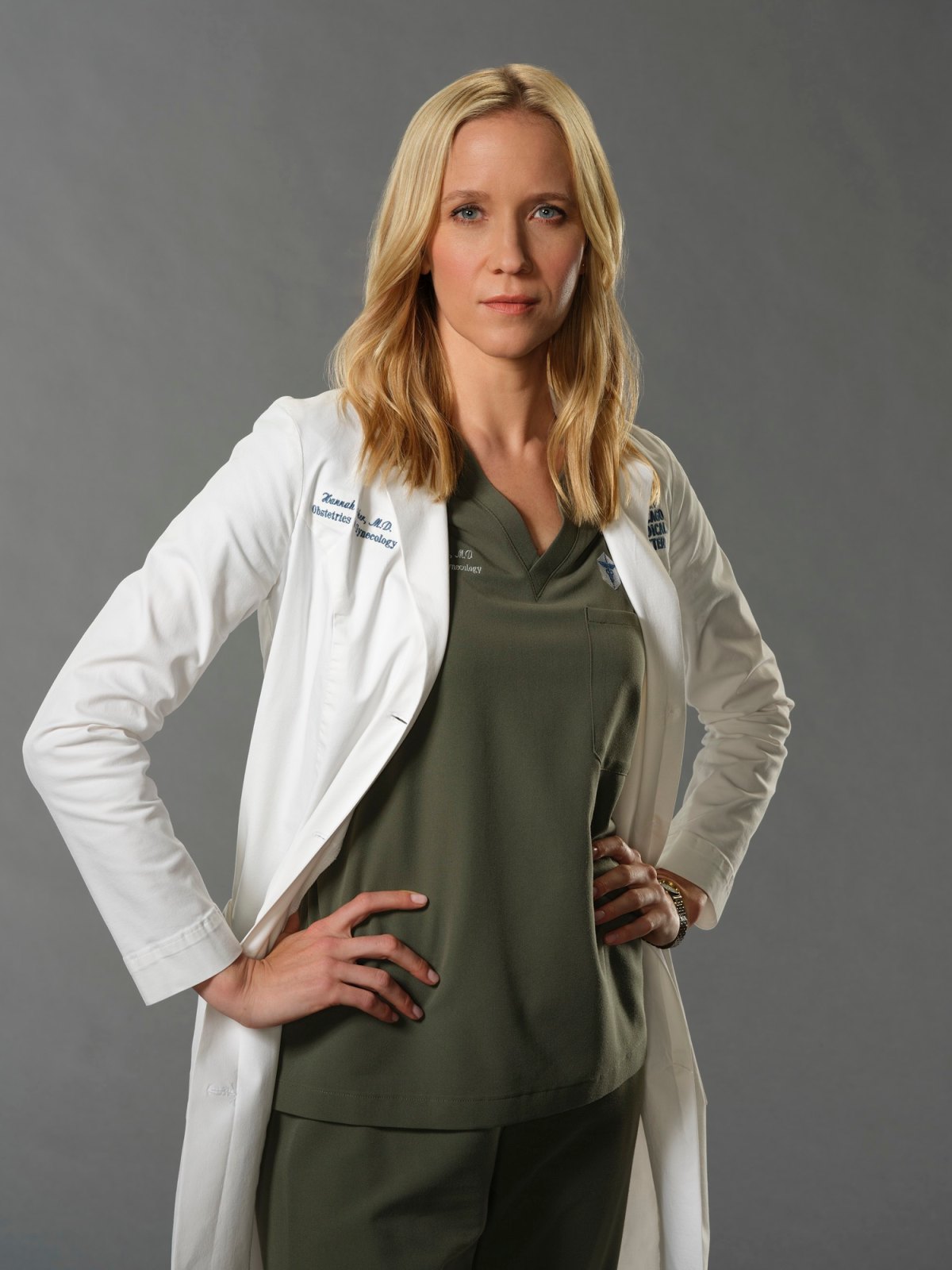 Chicago Med Jessy Schram Teases Hannah and Archers Coparenting Dynamic Theres a Deep Appreciation Feature