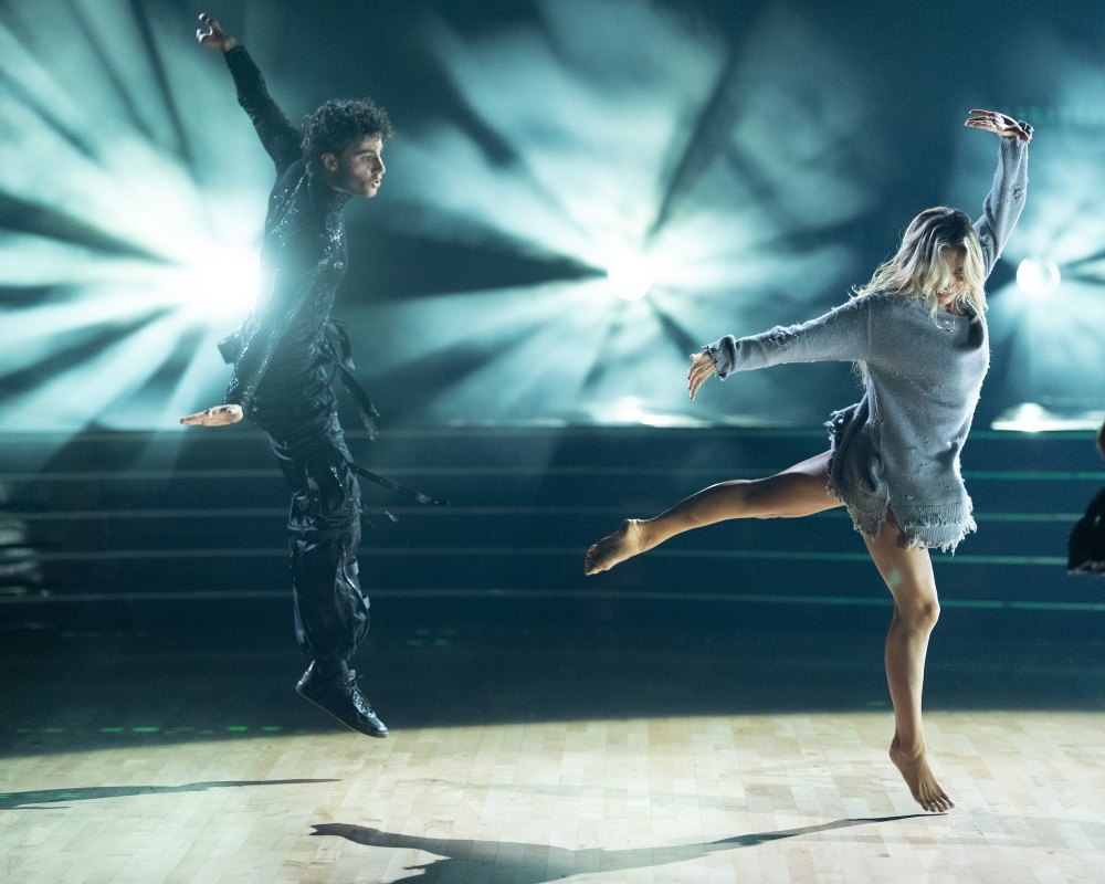 DWTS-Daniella-and-Ezra-Halloween-183933_CW_01680