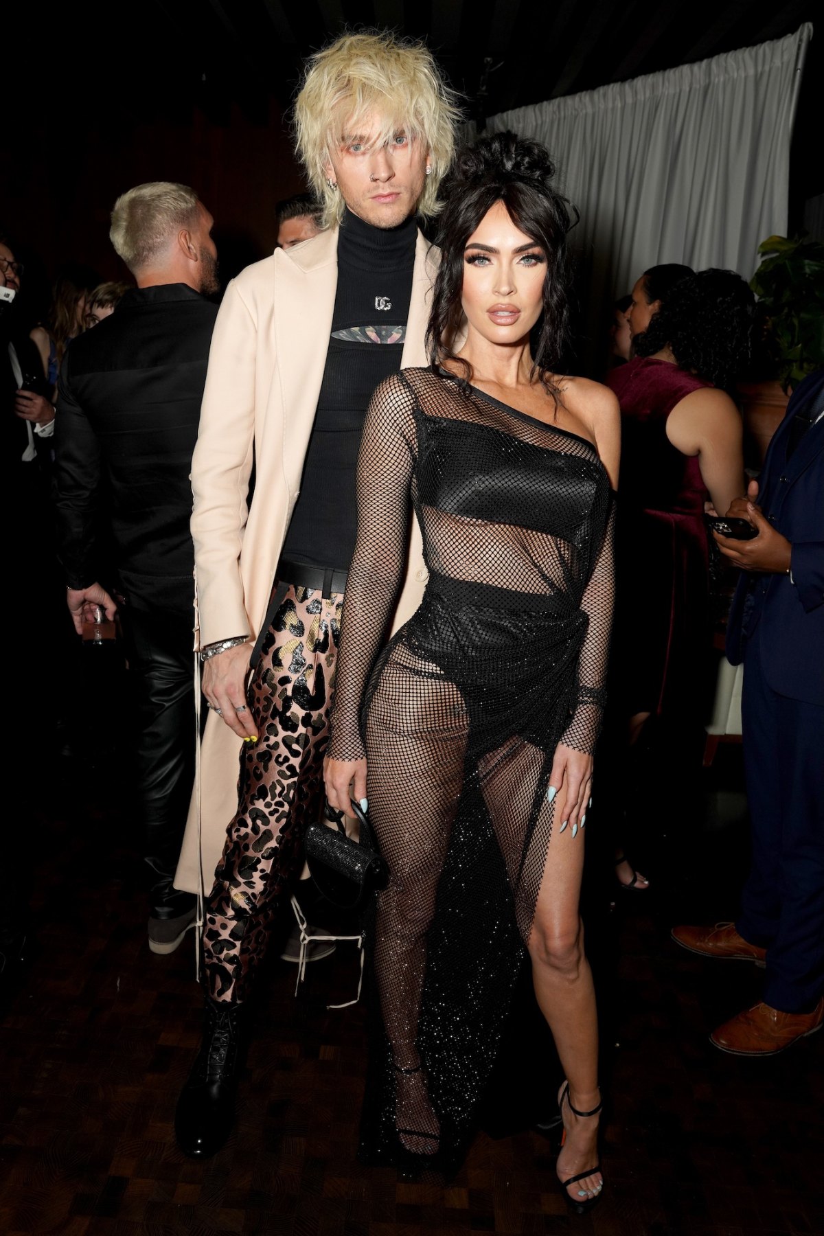 Machine Gun Kelly Reacts to Fabricated Post About 'Fumbling' Megan Fox
