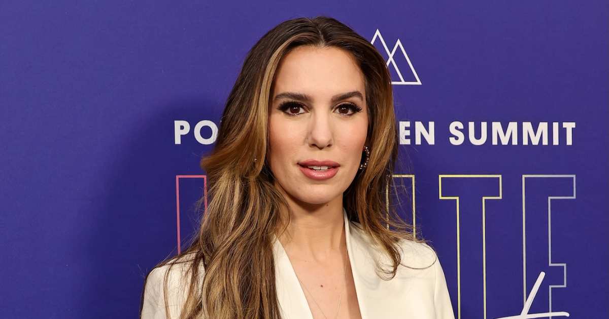 Christy Carlson Romano Has ‘Birdshot Behind My Eye’ 1 Year After Shooting Accident Christy Carlson Romano Has ‘Birdshot Behind My Eye’ 1 Year After Shooting Accident