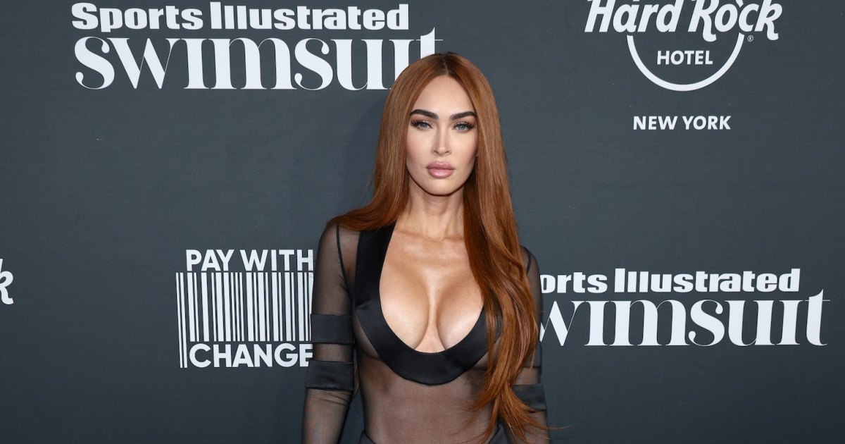 Megan Fox Sizzles in Lingerie Set, Wipes Away Tears With 0 Bills After Launching Racy Content Site Megan Fox Sizzles in Lingerie Set, Wipes Away Tears With 0 Bills After Launching Racy Content Site