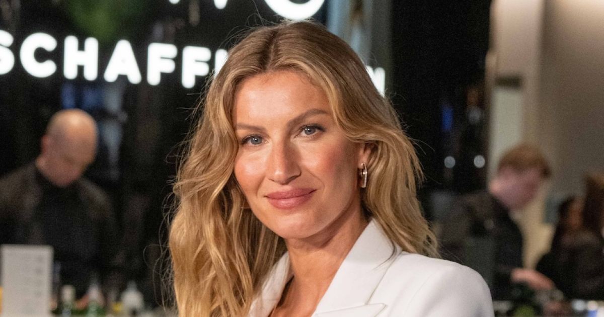 Gisele Bündchen, 46, Rocks Pink Lace Lingerie in Surprise 2026 Victoria’s Secret Fashion Show Appearance Gisele Bündchen, 46, Rocks Pink Lace Lingerie in Surprise 2026 Victoria’s Secret Fashion Show Appearance