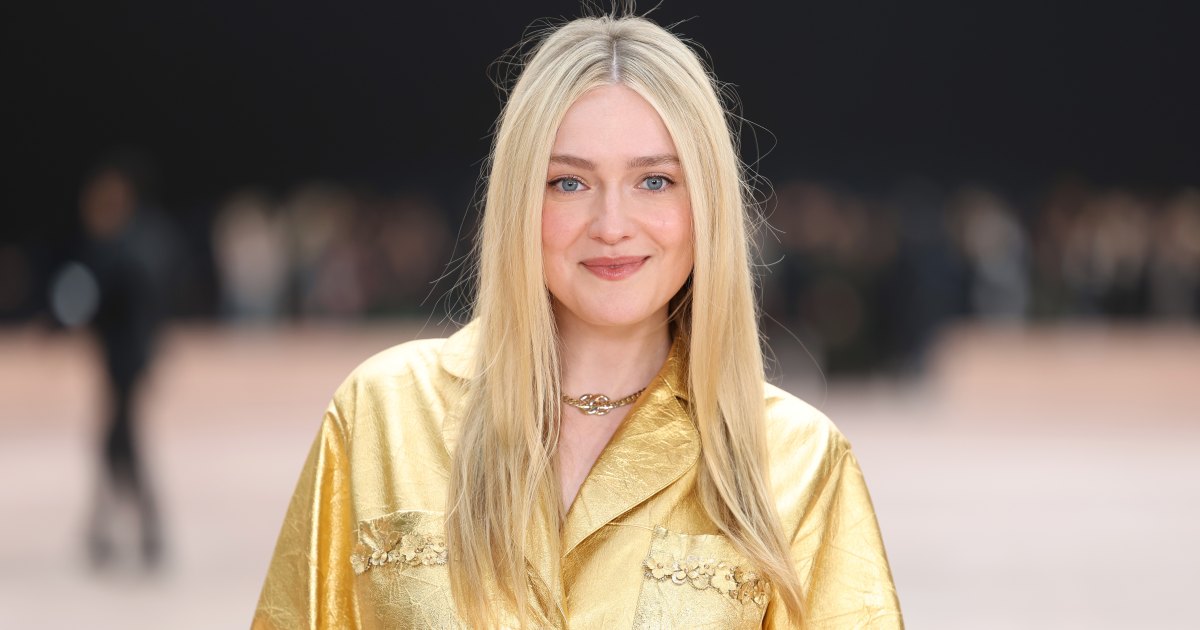 Say No to Skinny Pants! Dakota Fanning Knows Roomy Barrel-Leg Trousers Are the Cool-Girl Swap for Fall Say No to Skinny Pants! Dakota Fanning Knows Roomy Barrel-Leg Trousers Are the Cool-Girl Swap for Fall