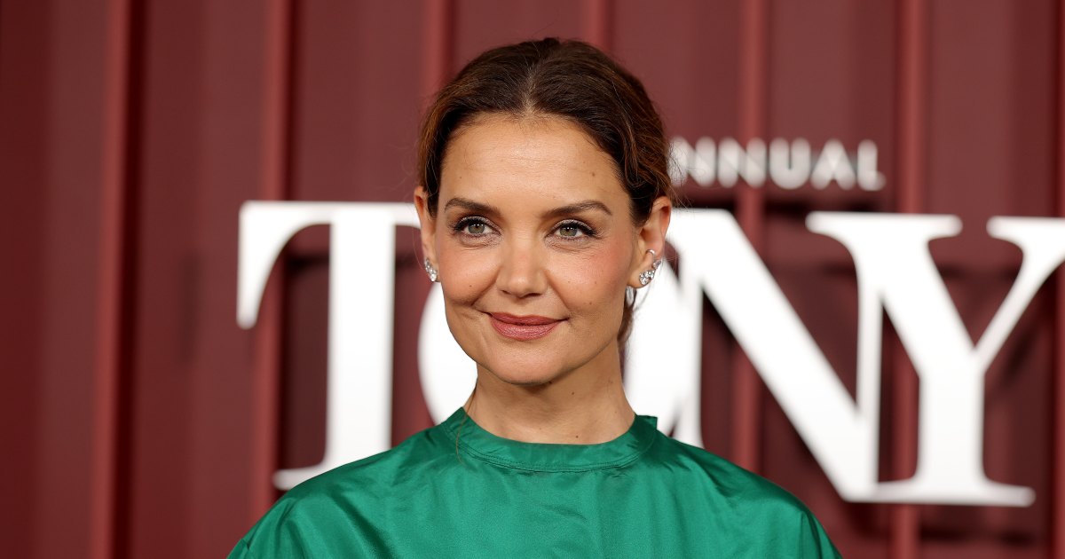 Bye, Black! Katie Holmes Wore This Bright Fall Tote Style That Screams ‘Paris Rich Mom’ — The $18 Look