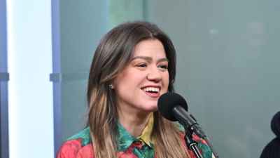 Kelly Clarkson's Public Feud With Brooklyn Store Art of Play Explained: What Is Going On?