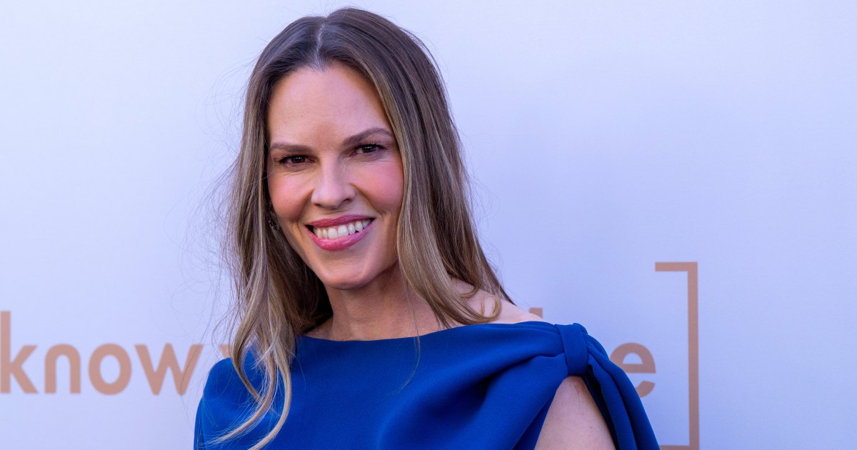 Hilary Swank’s Colorful Chunky Knit Is the Fall Refresh We’ve Been Craving — The Look Hilary Swank’s Colorful Chunky Knit Is the Fall Refresh We’ve Been Craving — The Look