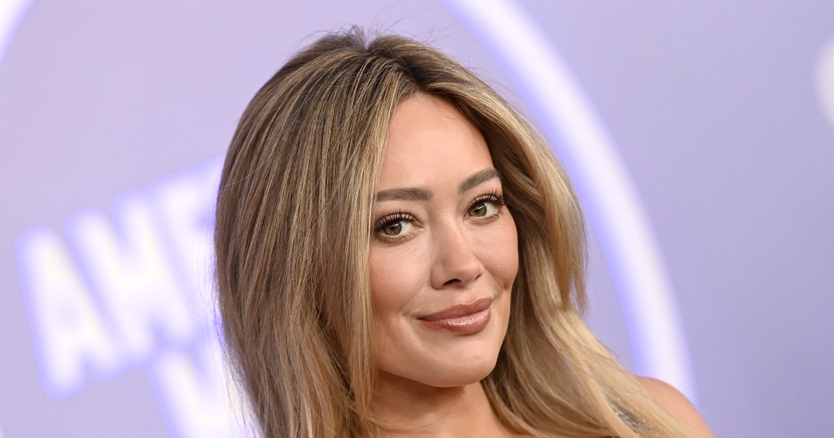 Not Jeans, Not Sweats! Hilary Duff Wore This Loose, Cool-Girl Pants Style With a T-Shirt Not Jeans, Not Sweats! Hilary Duff Wore This Loose, Cool-Girl Pants Style With a T-Shirt