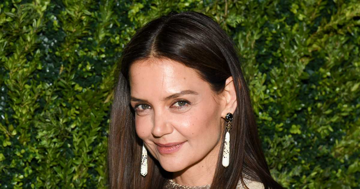 Katie Holmes’ Rich-Girl Bag Style Is the Easiest Crossbody Alternative — The $23 Look