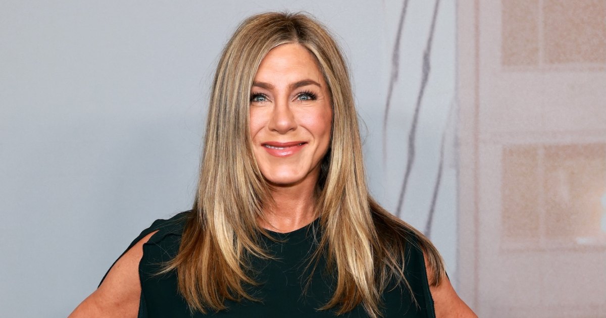 Jennifer Aniston and More Reveal the Dry Eye Symptoms They Ignored Jennifer Aniston and More Reveal the Dry Eye Symptoms They Ignored