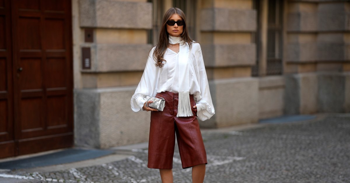 Got Batwings? These Boutique-Like Fall Tops Have Clever Details That Magically Hide Arm Bulge Got Batwings? These Boutique-Like Fall Tops Have Clever Details That Magically Hide Arm Bulge