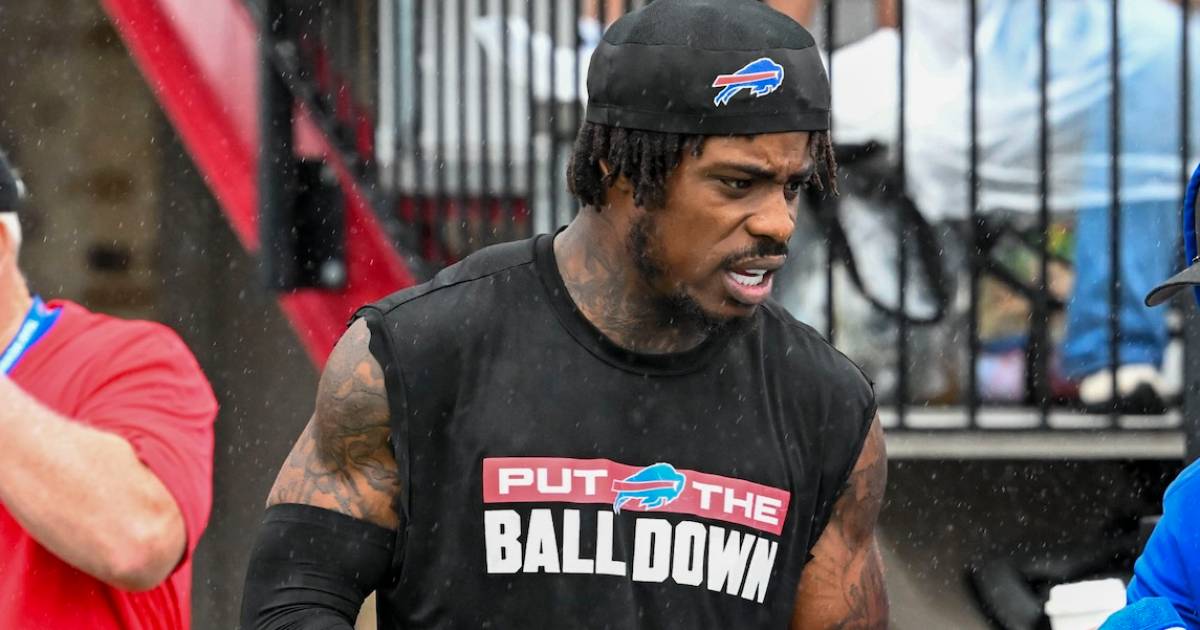 Bills’ C.J. Gardner-Johnson Ejected for Spitting on Raiders’ Brock Bowers: ‘As Disrespectful As It Gets’ Bills’ C.J. Gardner-Johnson Ejected for Spitting on Raiders’ Brock Bowers: ‘As Disrespectful As It Gets’