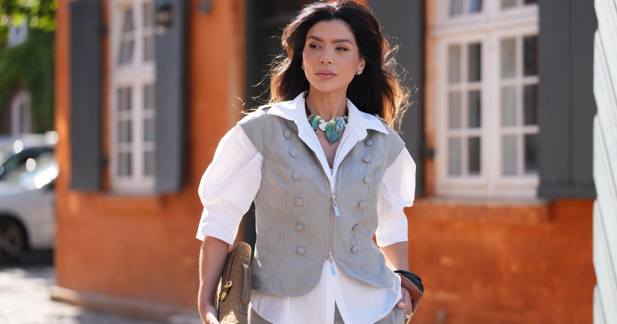 Fall Patterns! 17 Boutique-Looking, Three-Quarter-Sleeve Blouses That Flatter the Upper Arms Fall Patterns! 17 Boutique-Looking, Three-Quarter-Sleeve Blouses That Flatter the Upper Arms