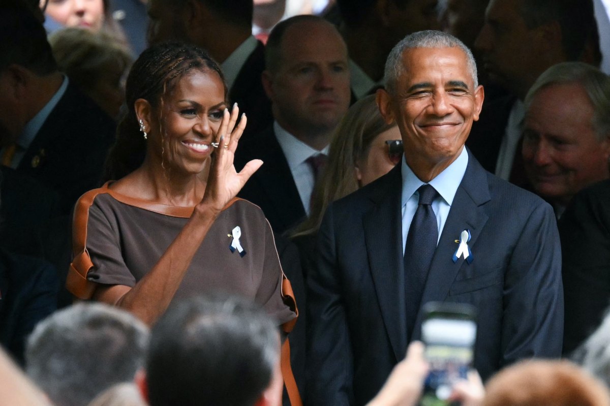 GettyImages-2294172074barackobamamichelleweddinganniversary.jpg