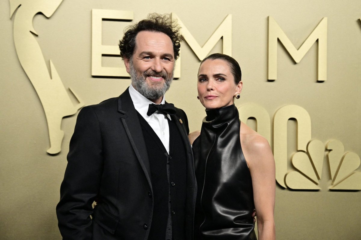 GettyImages-2294860650 Keri Russell Addresses Why Partner Matthew Rhys Left Her Out of His 2026 Emmys Acceptance Speech