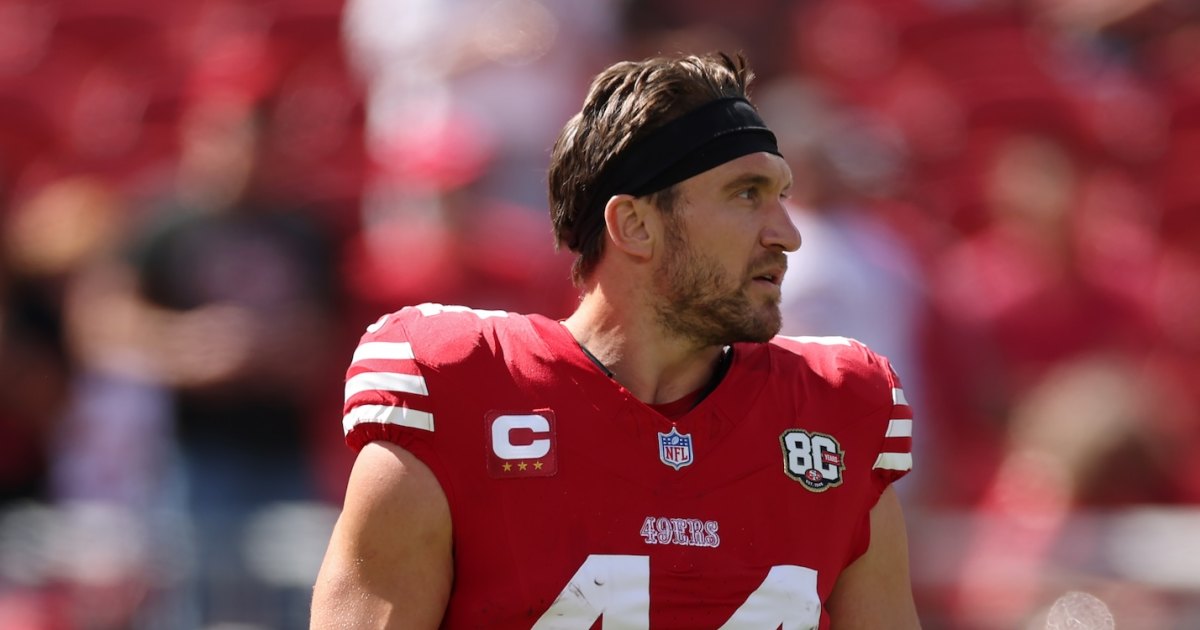 San Francisco 49ers Star Kyle Juszczyk Helped Off the Field After Gnarly Knee Injury San Francisco 49ers Star Kyle Juszczyk Helped Off the Field After Gnarly Knee Injury