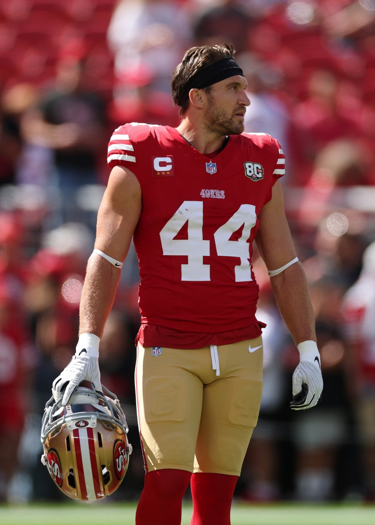 San Francisco 49ers Star Kyle Juszczyk Helped Off the Field After Gnarly Knee Injury