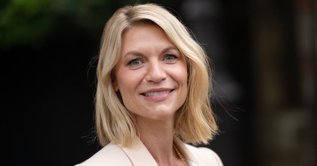 Claire Danes’ ‘Balloon’ Pants Are the Oddly Chic Fall Pant Style We’re Wearing Instead of Basic Trousers Claire Danes’ ‘Balloon’ Pants Are the Oddly Chic Fall Pant Style We’re Wearing Instead of Basic Trousers