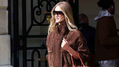 Rosie Huntington-Whiteley is seen leaving the Ritz Hotel during Day Two of Paris Fashion Week - Womenswear Spring/Summer 2027 on September 29, 2026 in Paris, France.