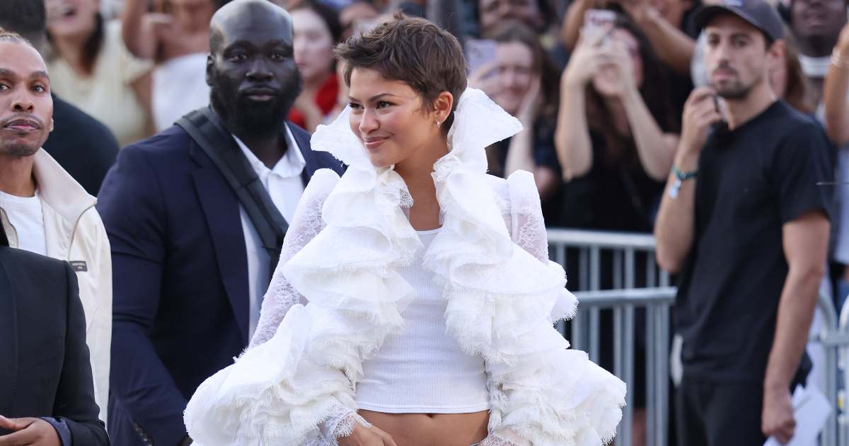 Zendaya Proved That Relaxed Jeans Are the Perfect Match for Chic, Statement-Making Fall Tops Zendaya Proved That Relaxed Jeans Are the Perfect Match for Chic, Statement-Making Fall Tops