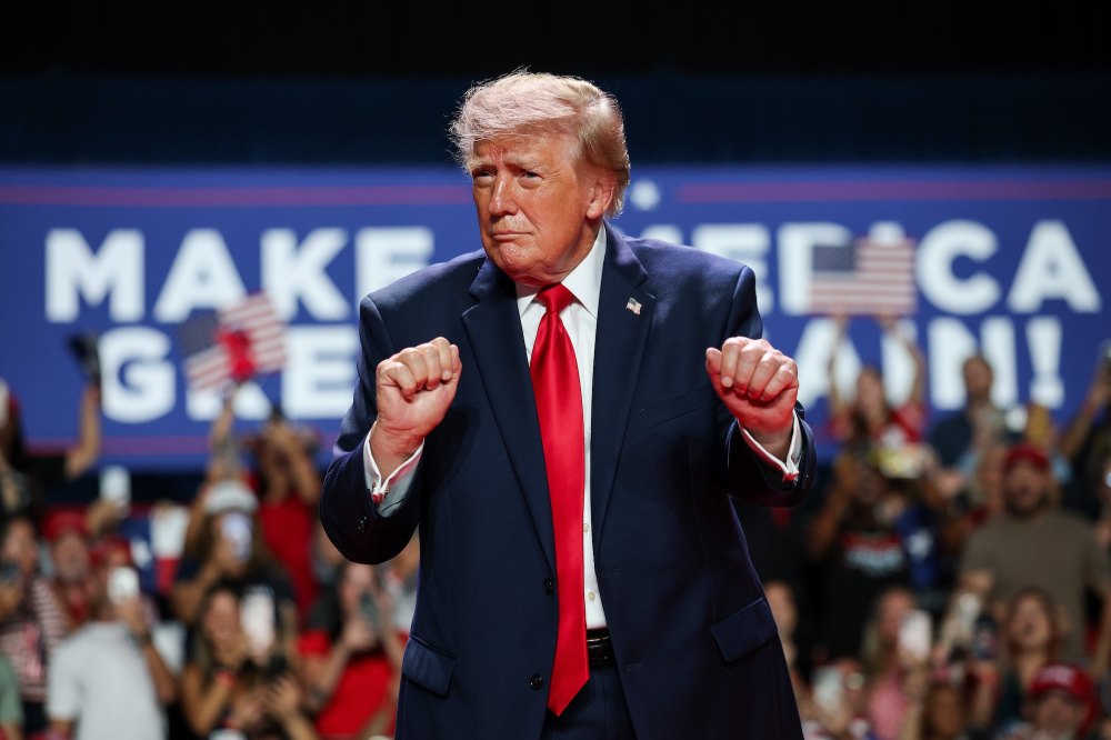 GettyImages-2299129901trumpgeorgiatengame.jpg